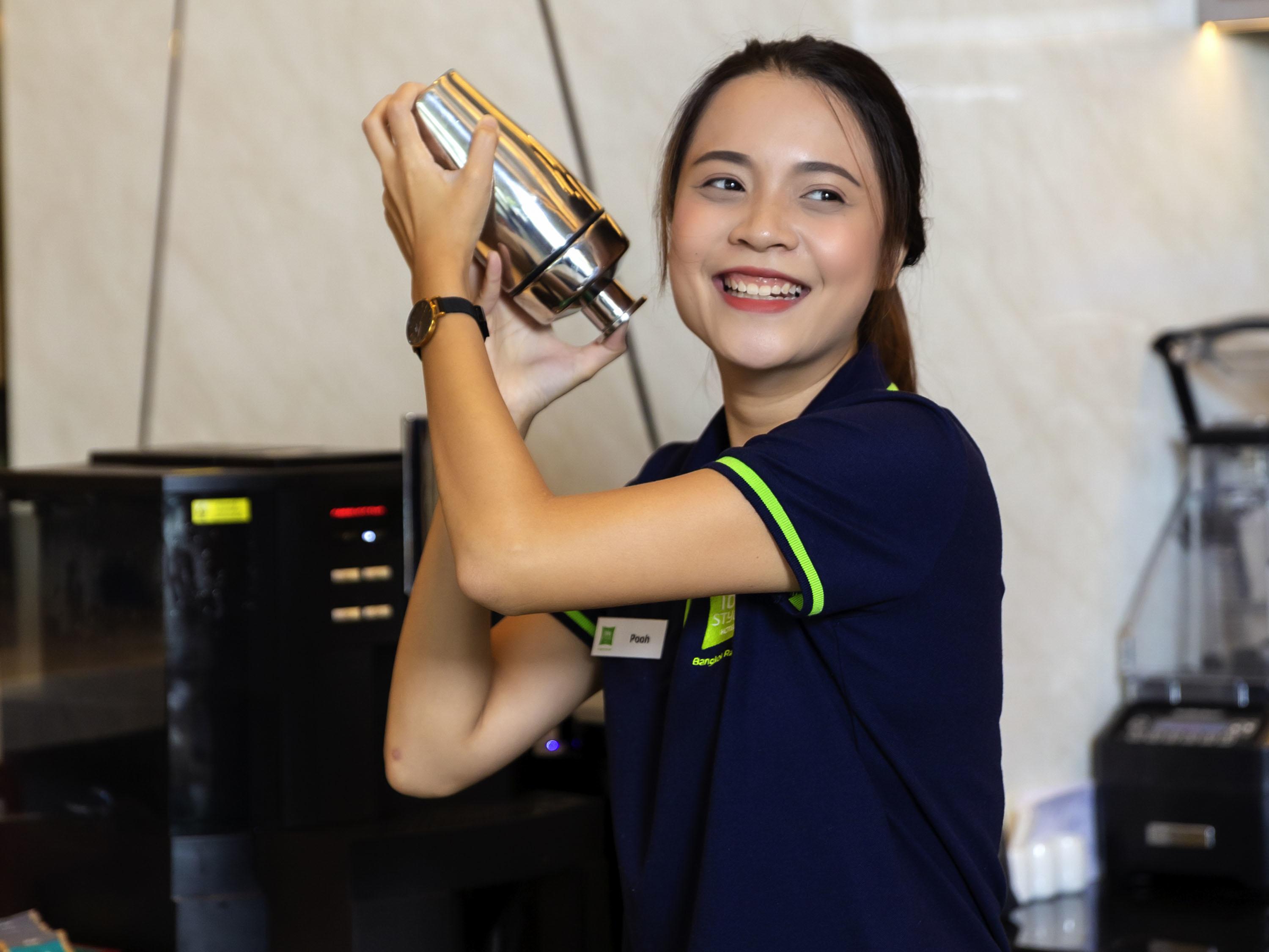 Ibis Styles Bangkok Ratchada Otel Dış mekan fotoğraf